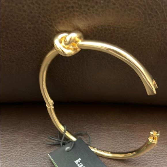NWT Kate Spade Gold Sailor’s Knot hinged Bracelet - Picture 2 of 2
